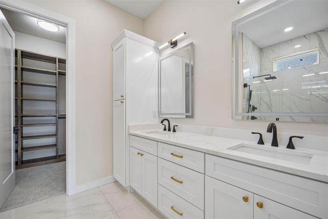 18272 Alderleaf Drive, Clive, IA 50325