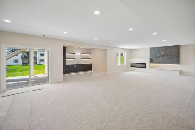 18272 Alderleaf Drive, Clive, IA 50325