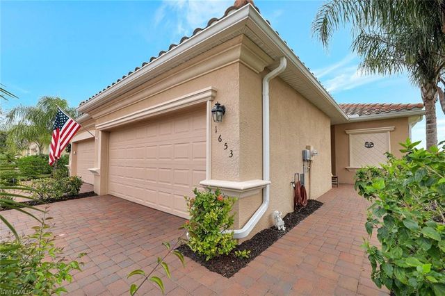 1653 Alameda DR, Naples, FL 34120