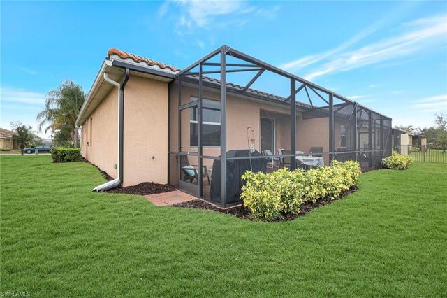 1653 Alameda DR, Naples, FL 34120