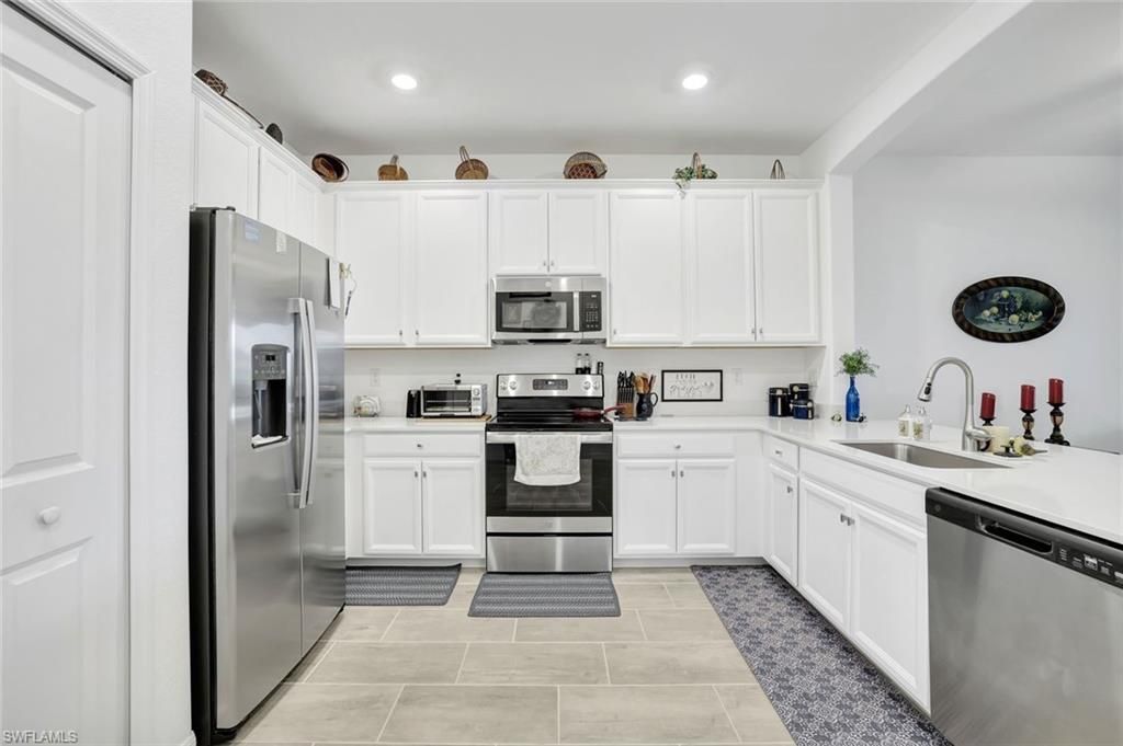 1653 Alameda DR, Naples, FL 34120