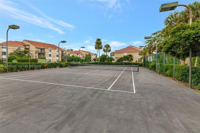 5761 Riverside Drive 304B4, Coral Springs, FL 33067