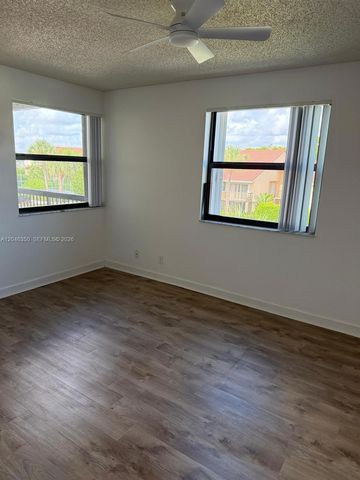 5761 Riverside Drive 304B4, Coral Springs, FL 33067