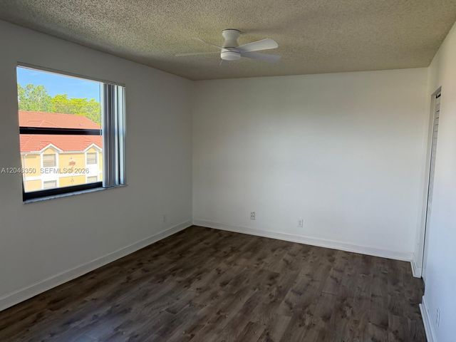 5761 Riverside Drive 304B4, Coral Springs, FL 33067