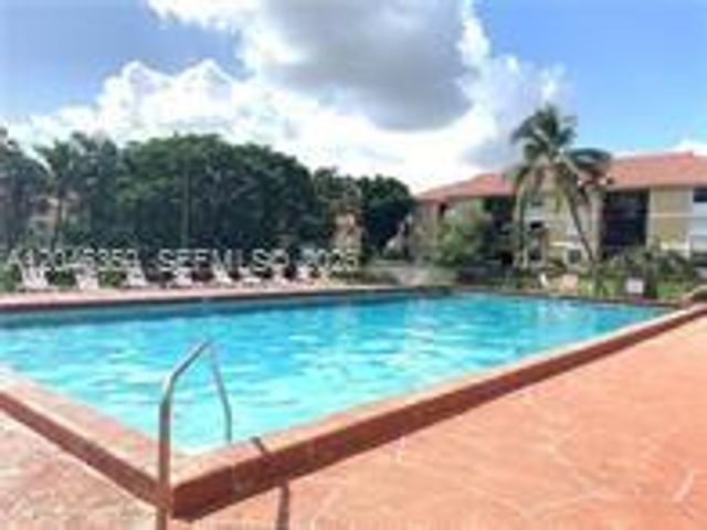 5761 Riverside Drive 304B4, Coral Springs, FL 33067