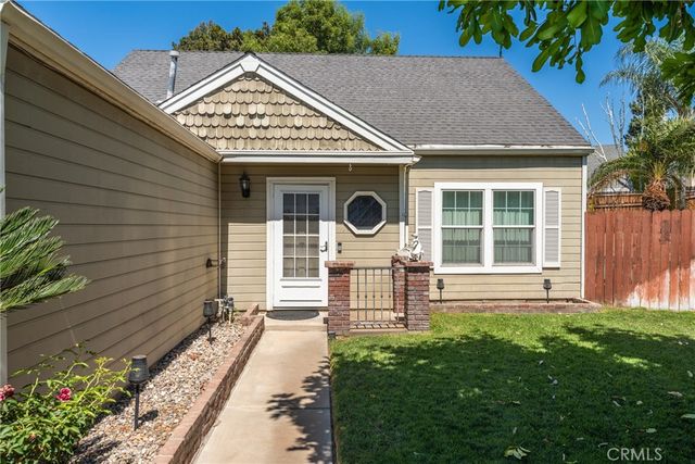 940 Torrey Pine, Colton, CA 92324