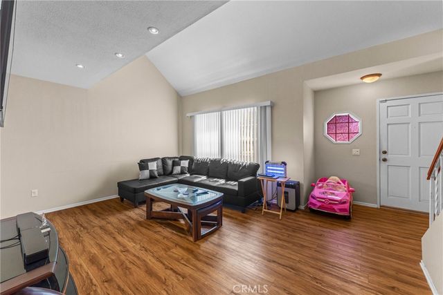 940 Torrey Pine, Colton, CA 92324