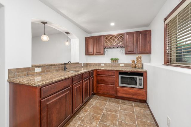 2224 N Flutter Ct, Wichita, KS 67228