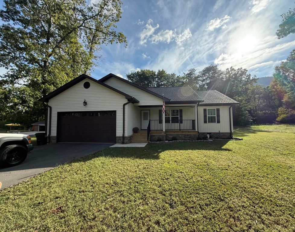 418 Old State Hwy 8, Dunlap, TN 37327