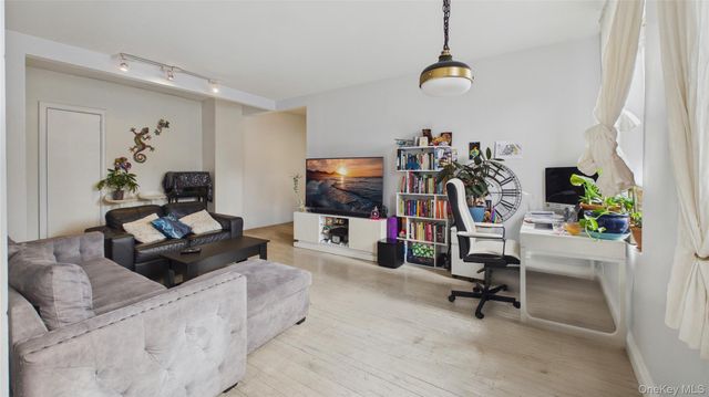 3564 89th Street 5C, Jackson Heights, NY 11372