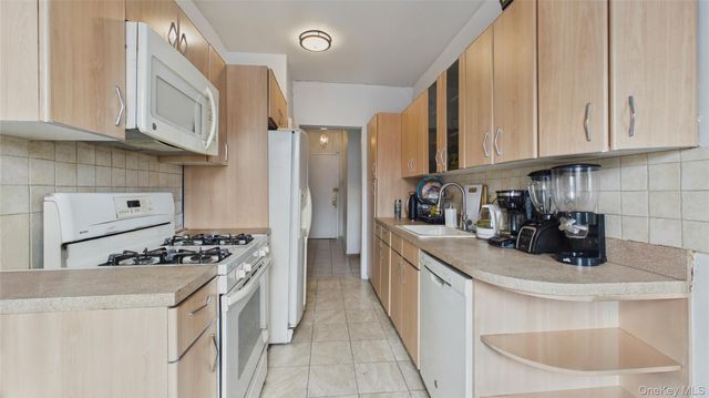 3564 89th Street 5C, Jackson Heights, NY 11372