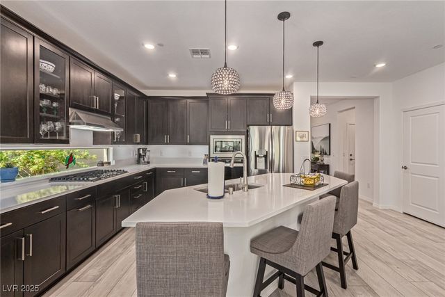 29 Mirage View Drive, Henderson, NV 89011