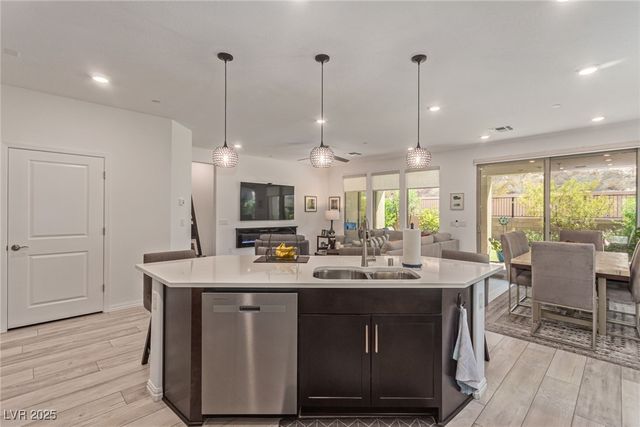 29 Mirage View Drive, Henderson, NV 89011