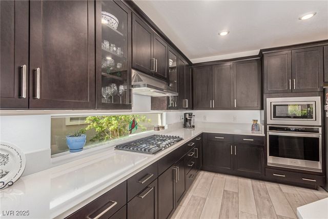 29 Mirage View Drive, Henderson, NV 89011