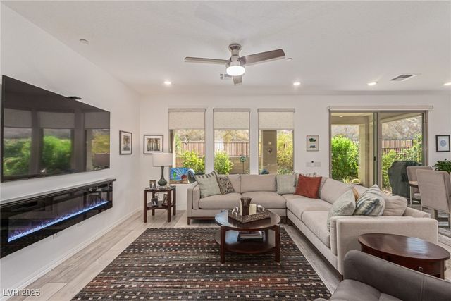 29 Mirage View Drive, Henderson, NV 89011