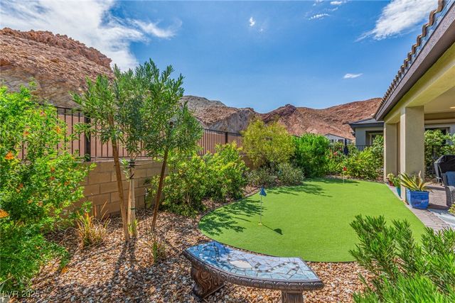 29 Mirage View Drive, Henderson, NV 89011