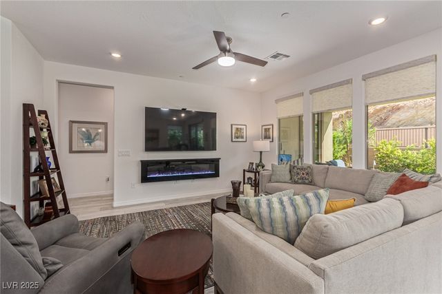 29 Mirage View Drive, Henderson, NV 89011