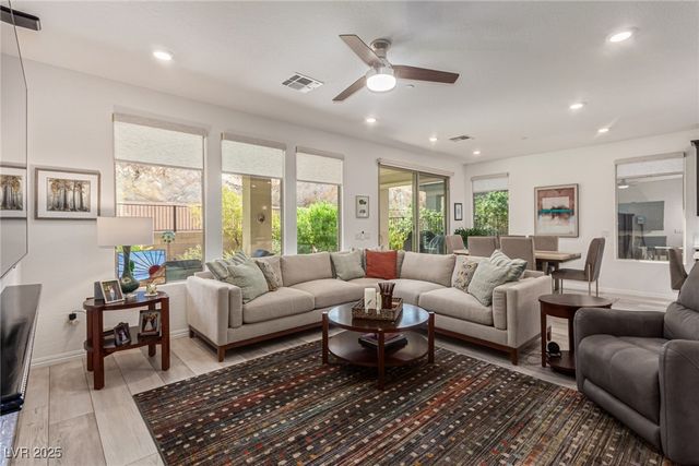 29 Mirage View Drive, Henderson, NV 89011