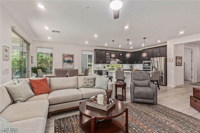 29 Mirage View Drive, Henderson, NV 89011