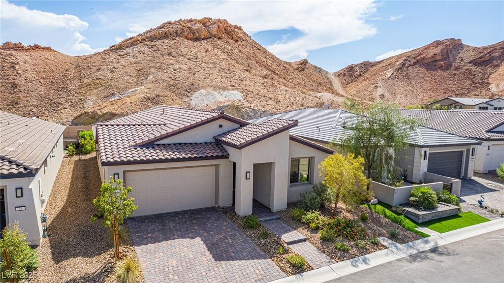 29 Mirage View Drive, Henderson, NV 89011