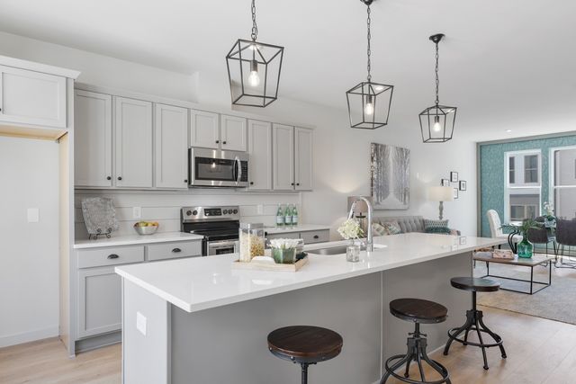 352 East Village Ln, Nashville, TN 37216