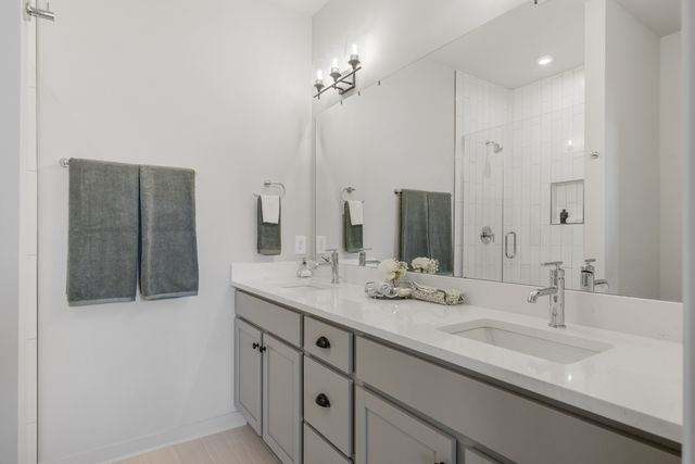352 East Village Ln, Nashville, TN 37216