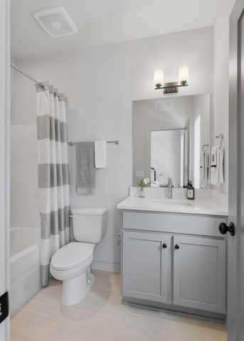 352 East Village Ln, Nashville, TN 37216