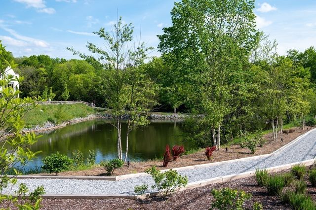 352 East Village Ln, Nashville, TN 37216