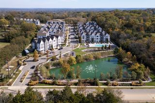 352 East Village Ln, Nashville, TN 37216