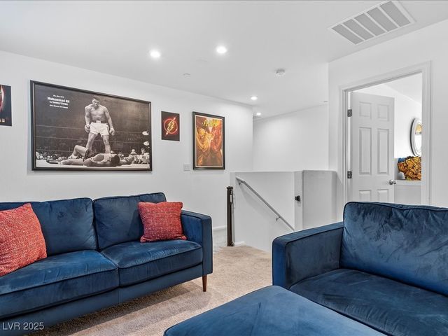 6082 Rose Springs Avenue, Las Vegas, NV 89130