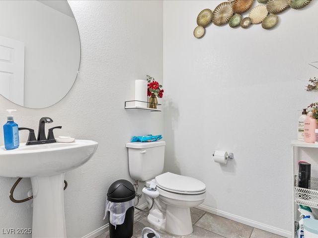 6082 Rose Springs Avenue, Las Vegas, NV 89130