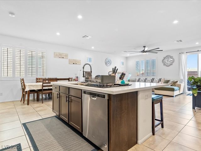 6082 Rose Springs Avenue, Las Vegas, NV 89130