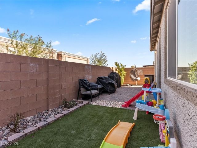6082 Rose Springs Avenue, Las Vegas, NV 89130