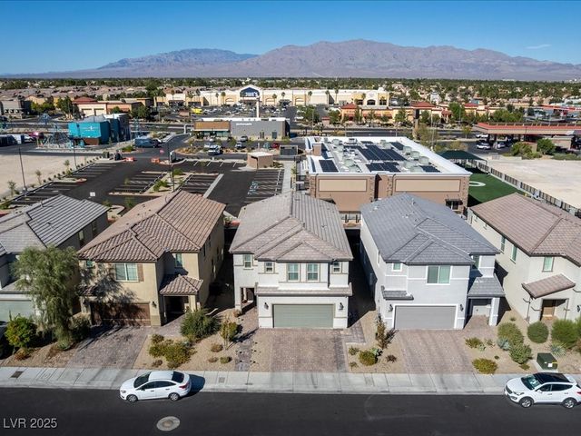 6082 Rose Springs Avenue, Las Vegas, NV 89130