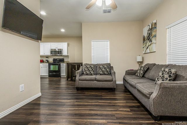 1202 N CENTER, San Antonio, TX 78202