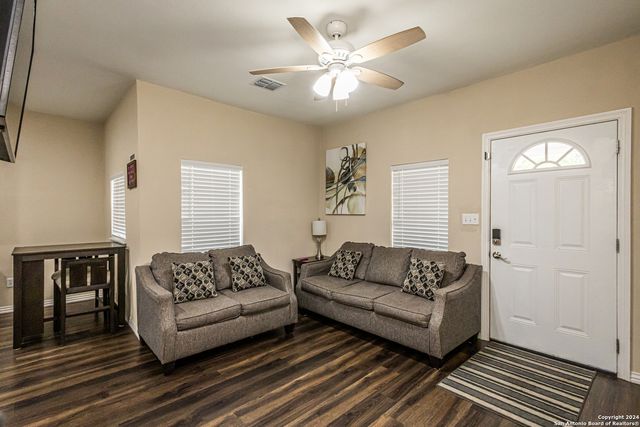 1202 N CENTER, San Antonio, TX 78202