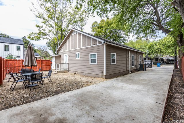 1202 N CENTER, San Antonio, TX 78202