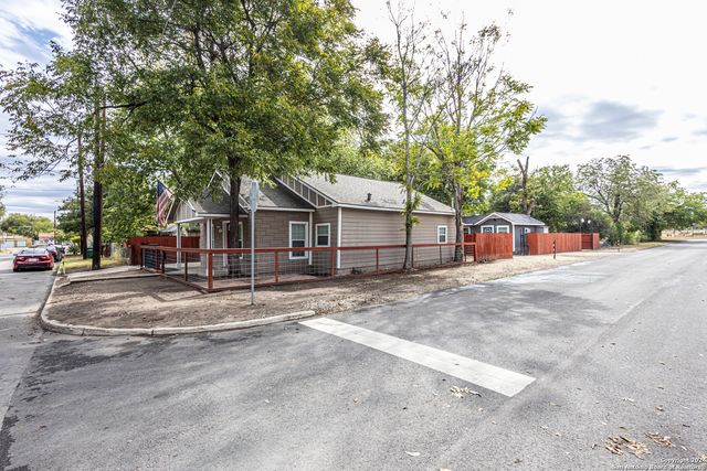 1202 N CENTER, San Antonio, TX 78202