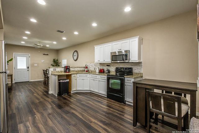 1202 N CENTER, San Antonio, TX 78202