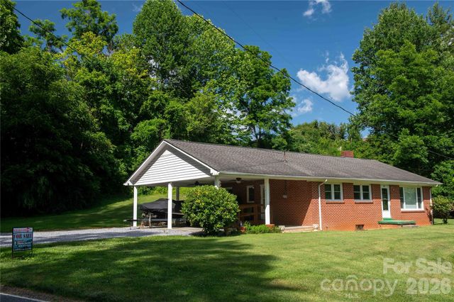 40 Double Island Road, Burnsville, NC 28714