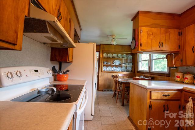 40 Double Island Road, Burnsville, NC 28714