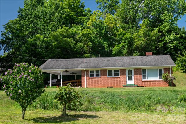 40 Double Island Road, Burnsville, NC 28714
