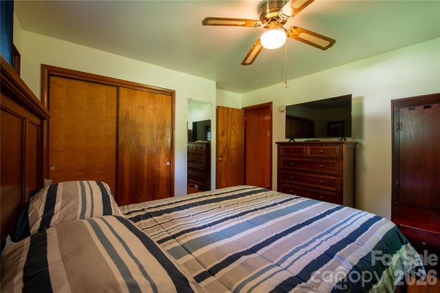 40 Double Island Road, Burnsville, NC 28714
