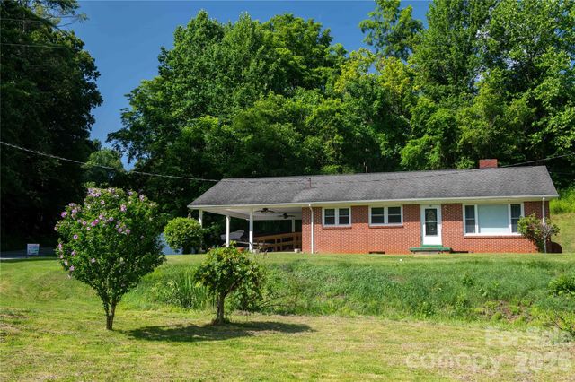 40 Double Island Road, Burnsville, NC 28714