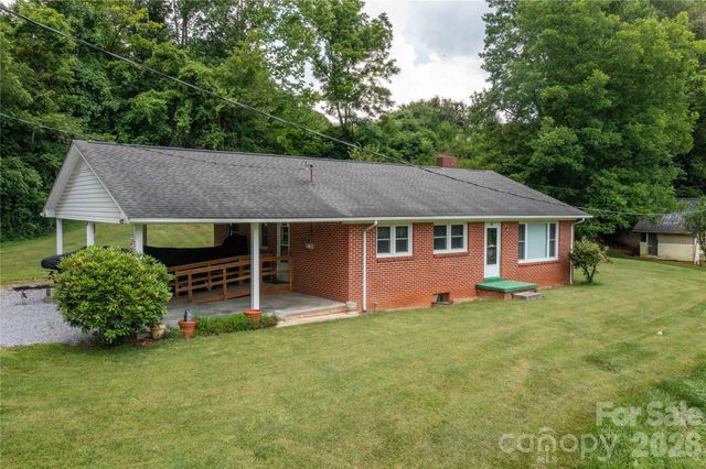 40 Double Island Road, Burnsville, NC 28714