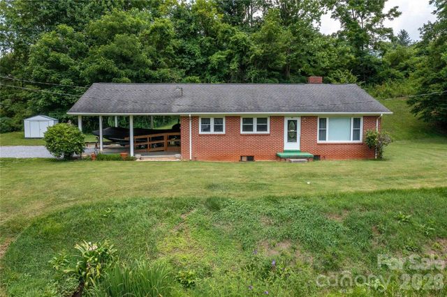 40 Double Island Road, Burnsville, NC 28714