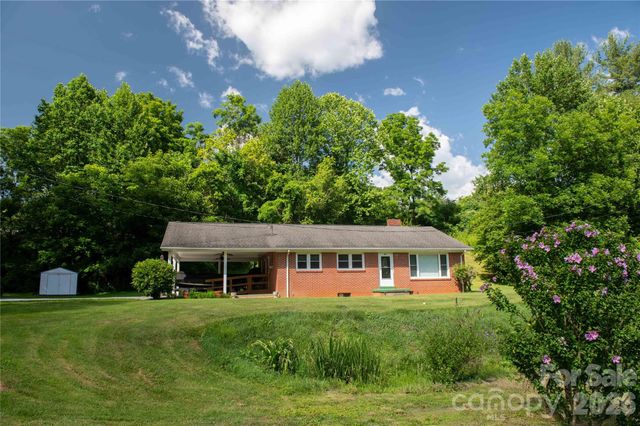 40 Double Island Road, Burnsville, NC 28714