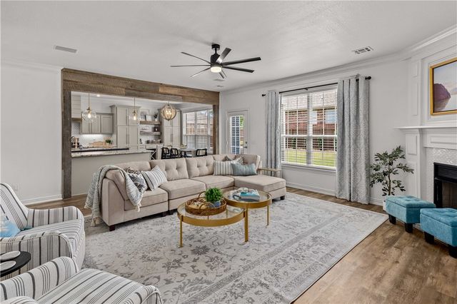 1301 NE Buckingham Boulevard, Bentonville, AR 72712