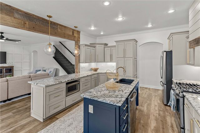 1301 NE Buckingham Boulevard, Bentonville, AR 72712