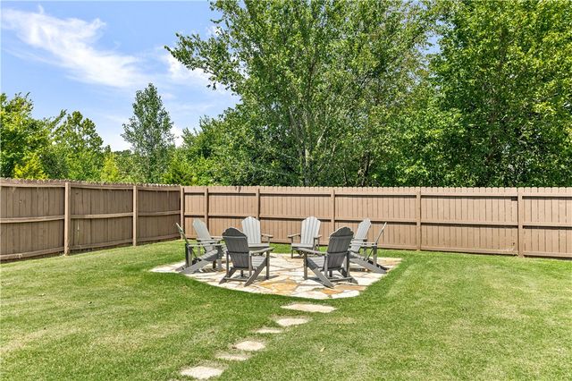 1301 NE Buckingham Boulevard, Bentonville, AR 72712